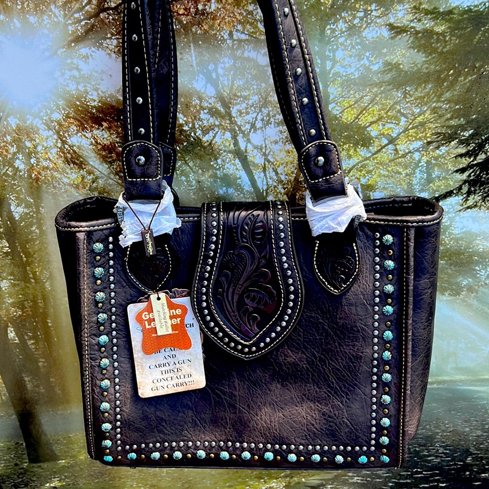 Leather conceal and carry purse